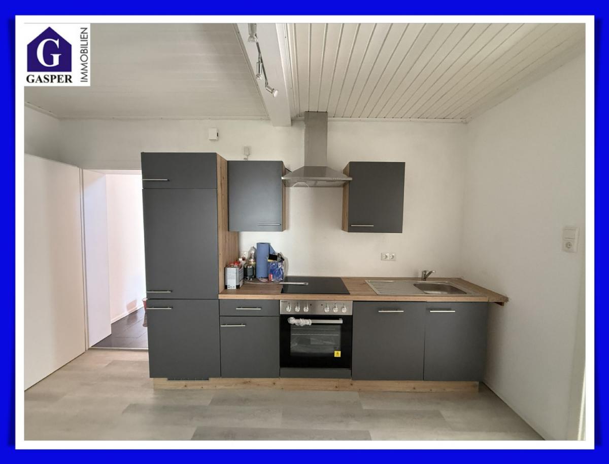 Gemütliche 2-Zimmer-Erdgeschosswohnung im 3-Familienhaus – Frisch Renoviert & Top Angebunden